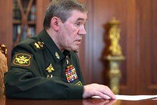 Gerasimov Putinovi v přímém přenosu vydával krvavo...